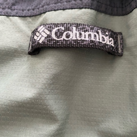 Mens packable Columbia Jacket - Picture 5 of 11